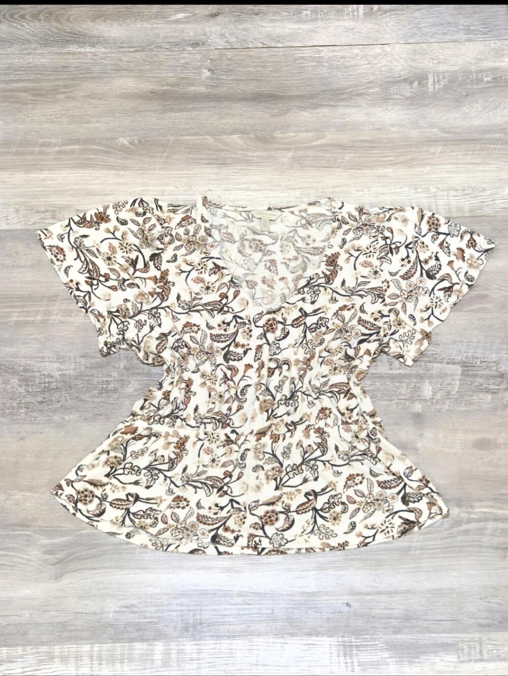 Lucky Brand Floral Paisley Peplum Top Large V-Neck Flutter Sleeve Cream Brown